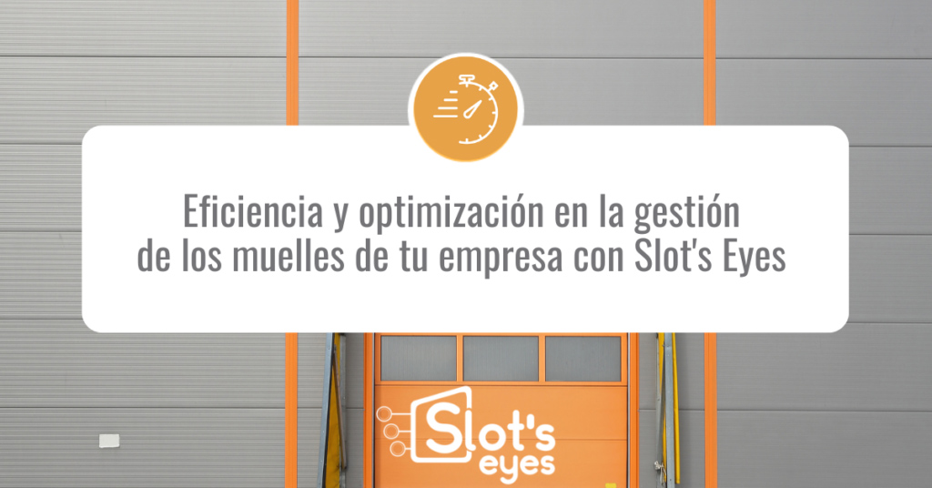 Puerta de muelle naranja con el logotipo de Slot's Eyes en la fachada gris de una nave